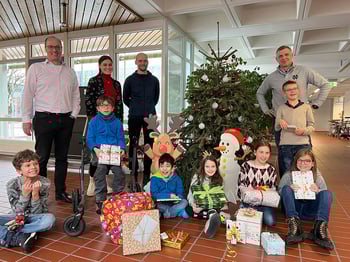 Verpacken für einen guten Zweck – Ampack erfüllt Weihnachtswünsche