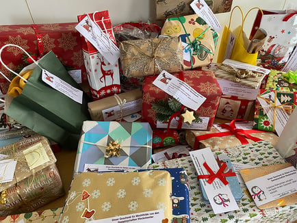 Verpacken für einen guten Zweck – Syntegon erfüllt Weihnachtswünsche