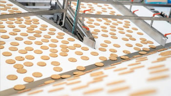 New discharge station DCS from Syntegon ensures efficient and gentle handling of cookies and crackers