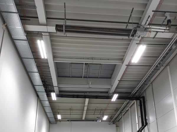 In its production hall, Hüttlin has replaced previous light sources with more emission-efficient LED lighting.