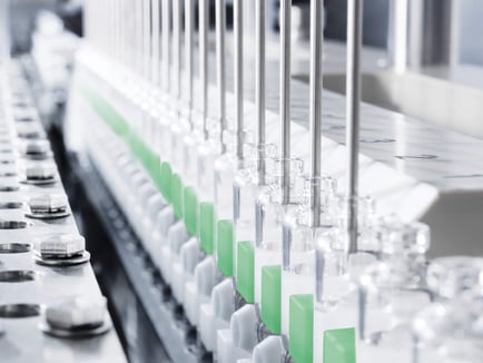 Syntegon erzielt starkes Wachstum und EBITDA-Verbesserungen im ersten Halbjahr 2025