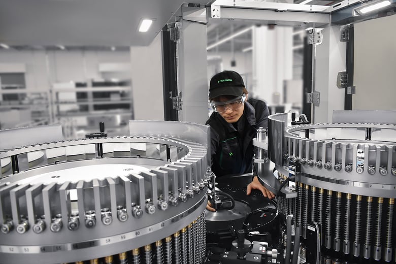 Kazuya Kamimura, Field Service Engineer in the Production & Service Group