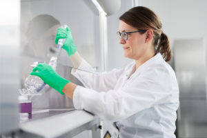 Flüssige und viskose Lebensmittel richtig verpacken