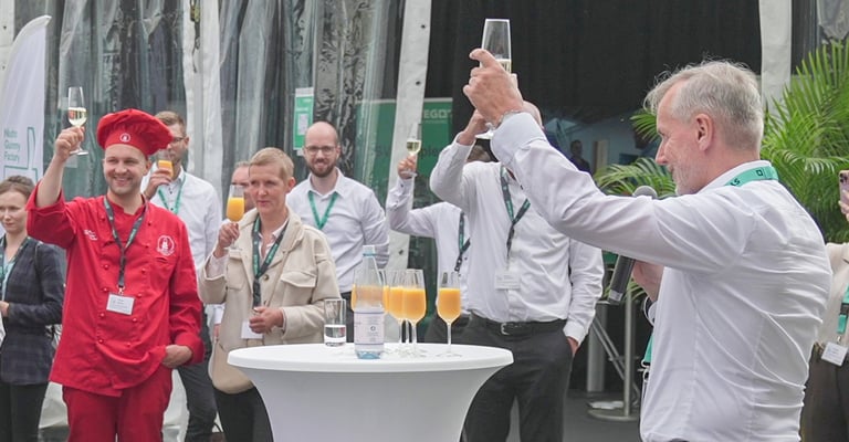 makathouse-celebration