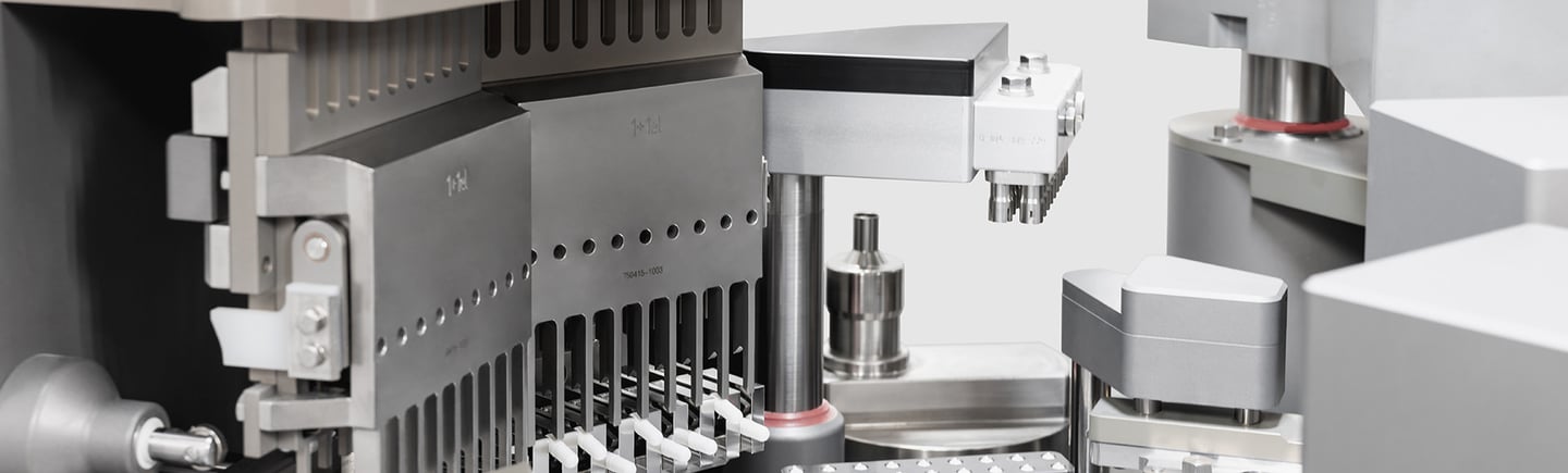 Katta kokrak orgy porno onlayn Yosh rus qizi uxlayotganida sikishdi.