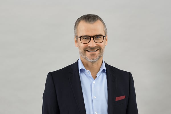 SY_IM_Dr. Peter Hackel